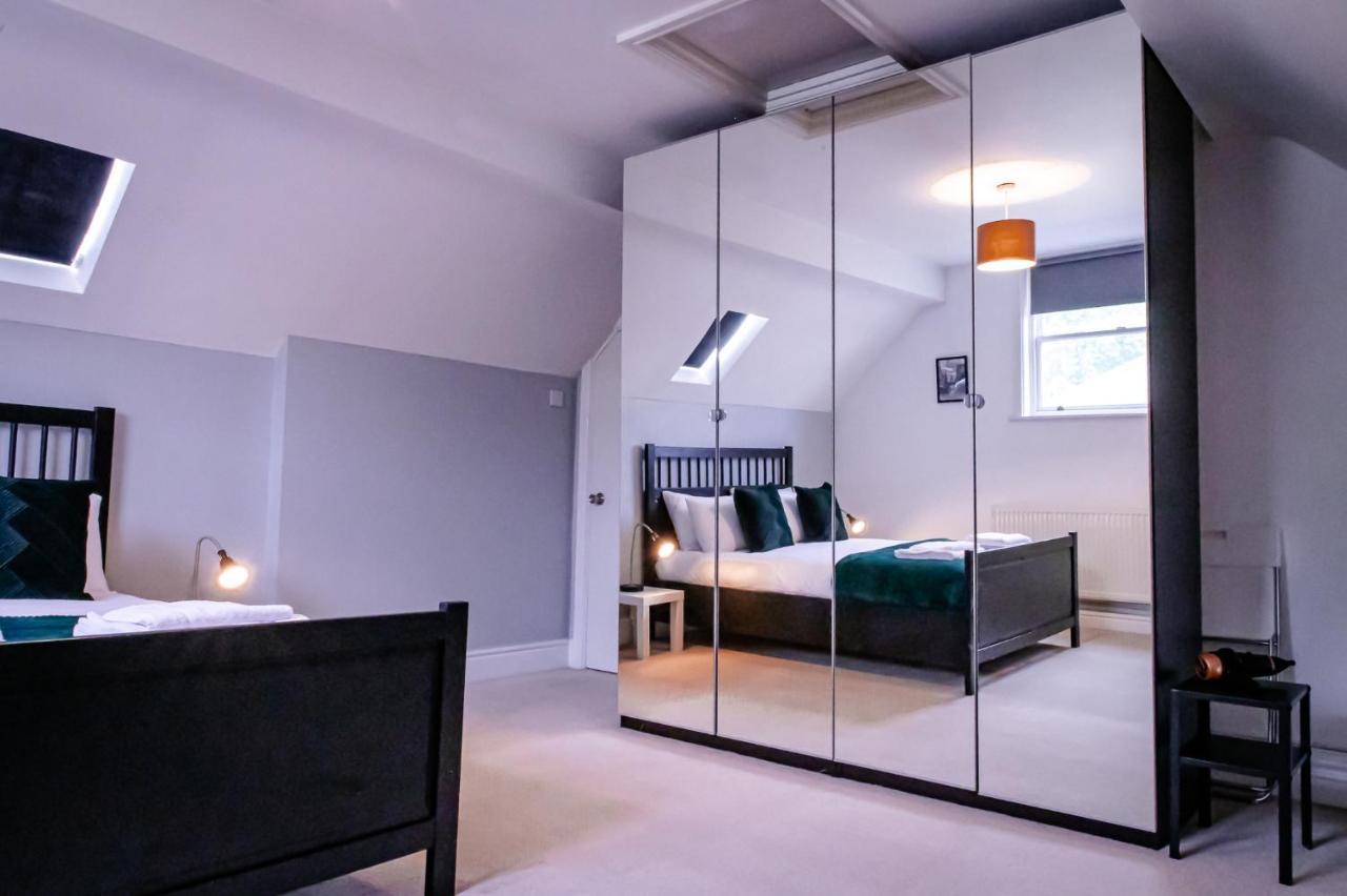 Lord Street - 2 Beautiful Apartments - Sleep Up To 14 Guests - By Rework Accommodation เชสเตอร์ ภายนอก รูปภาพ